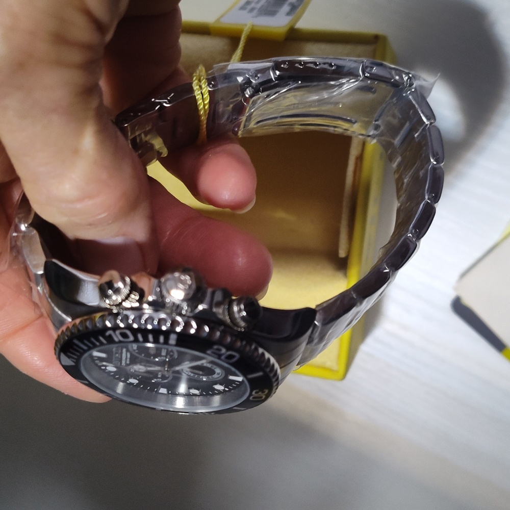 Invicta Black and Silver Pro Diver Watch - Picture 6 of 6